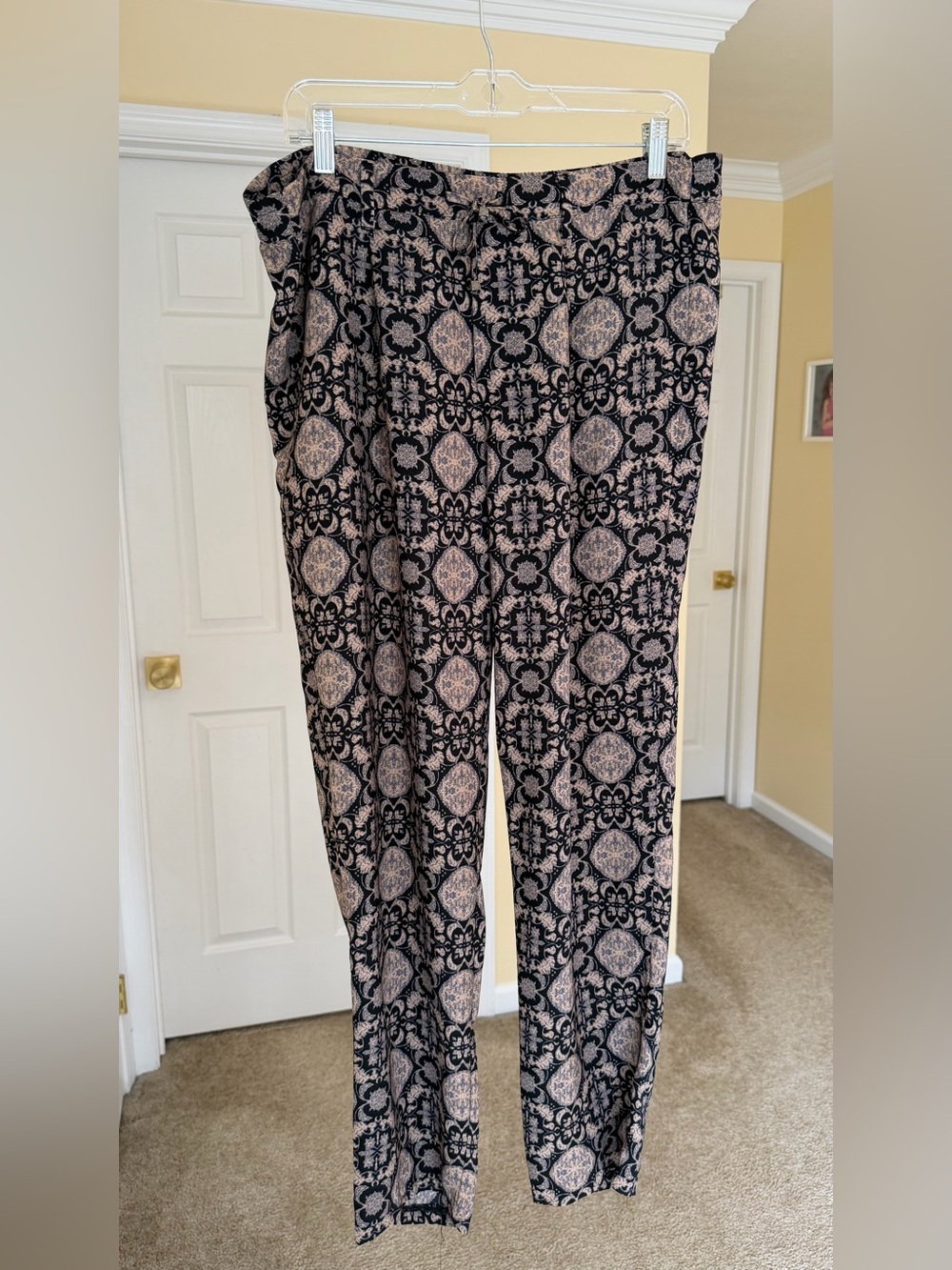 Women's Black & Blush Patterned Pull-On Pants
